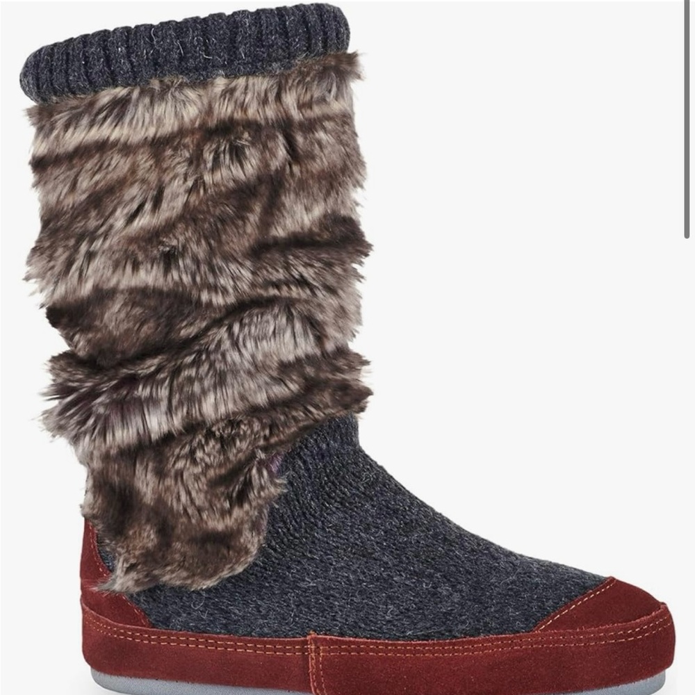 Acorn Women's Faux Fur Knit Slippers in Red and Gray